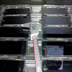 Zwarte iPhones in productie